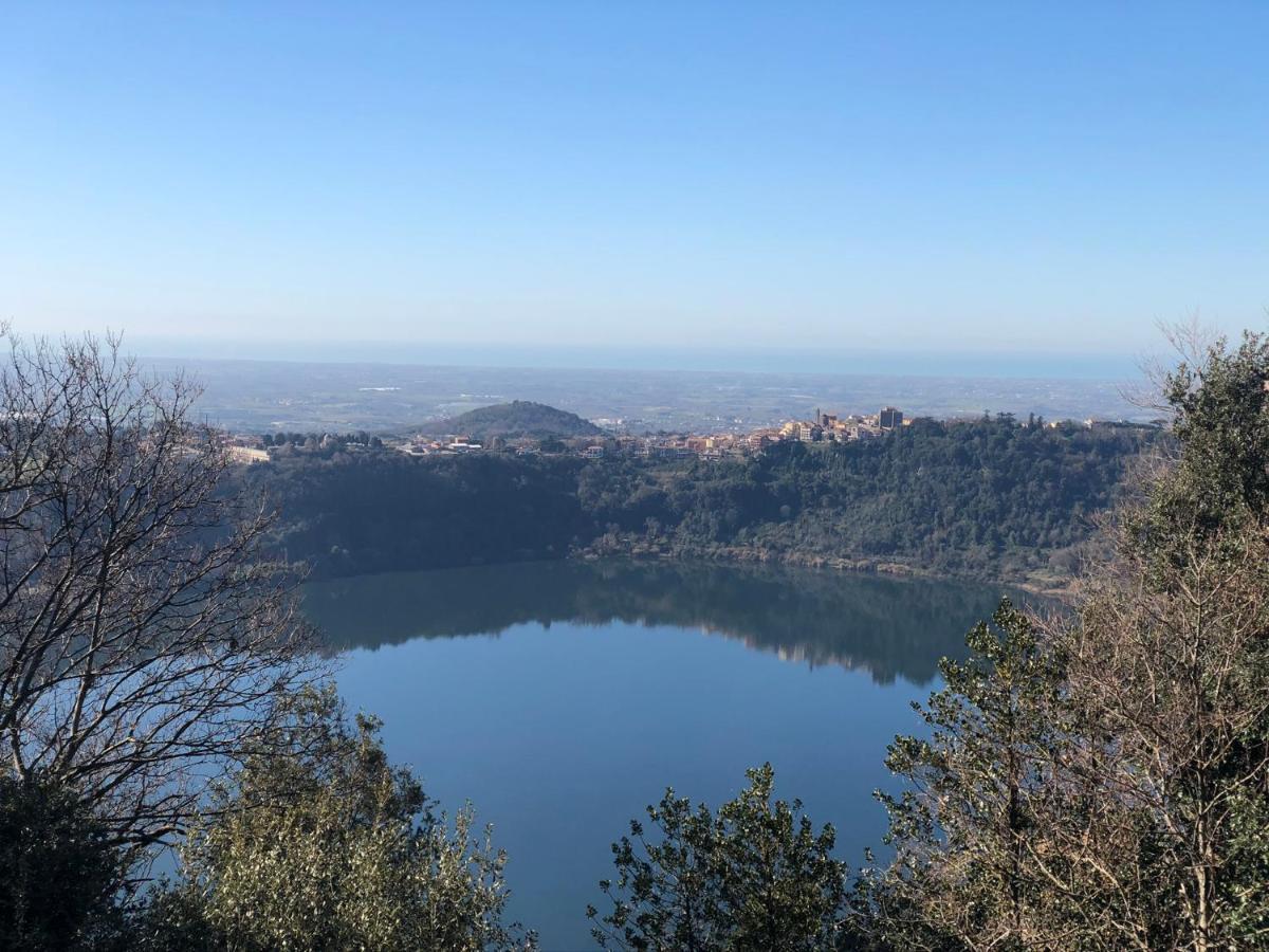 Isola Sul Lago نيمْيِ المظهر الخارجي الصورة