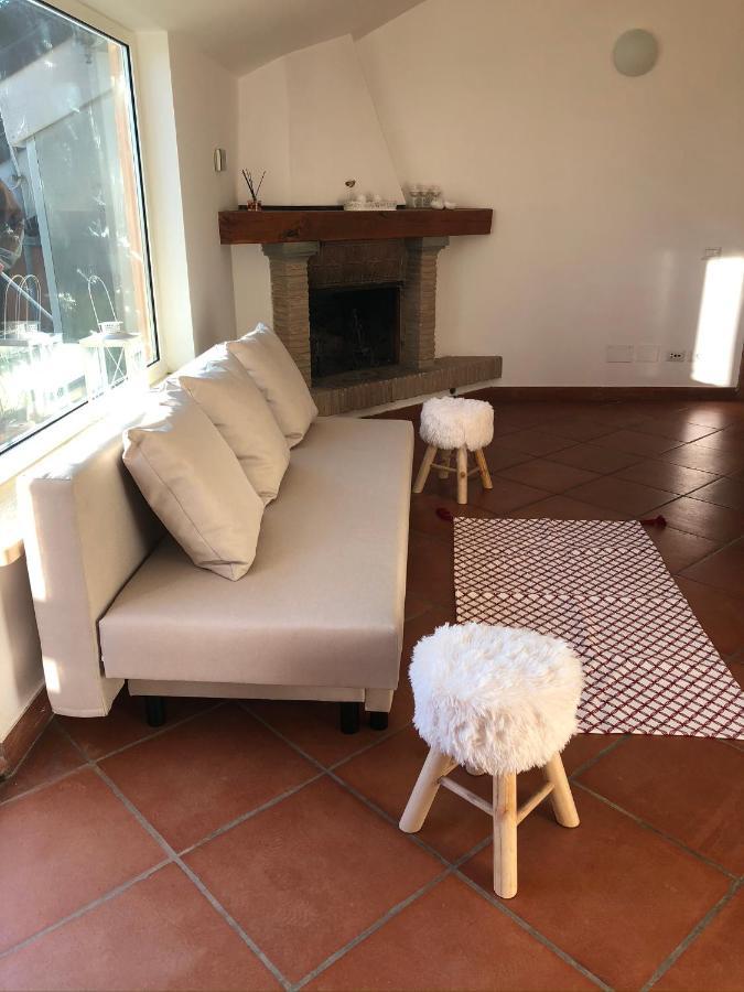 Isola Sul Lago نيمْيِ المظهر الخارجي الصورة