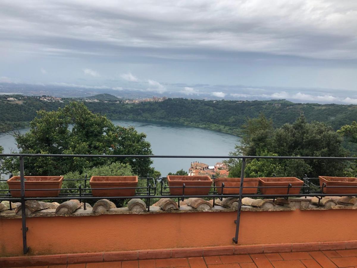 Isola Sul Lago نيمْيِ المظهر الخارجي الصورة