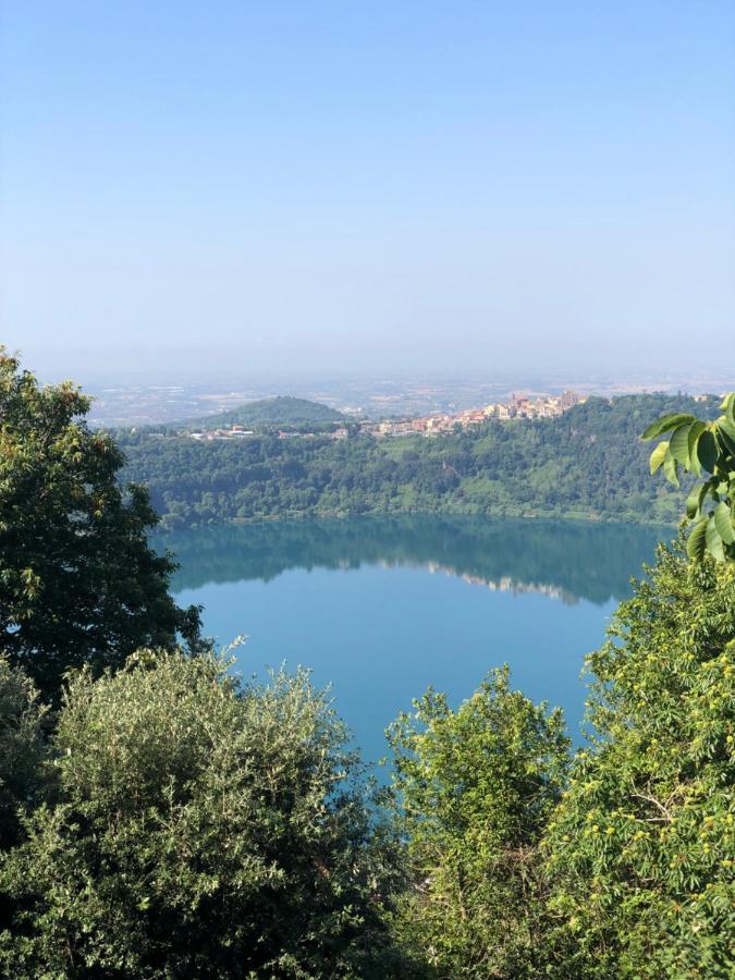 Isola Sul Lago نيمْيِ المظهر الخارجي الصورة